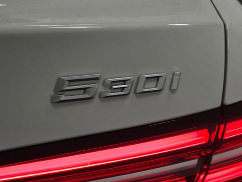 Used 2026 BMW 530i xDrive w/ Premium Package image 32