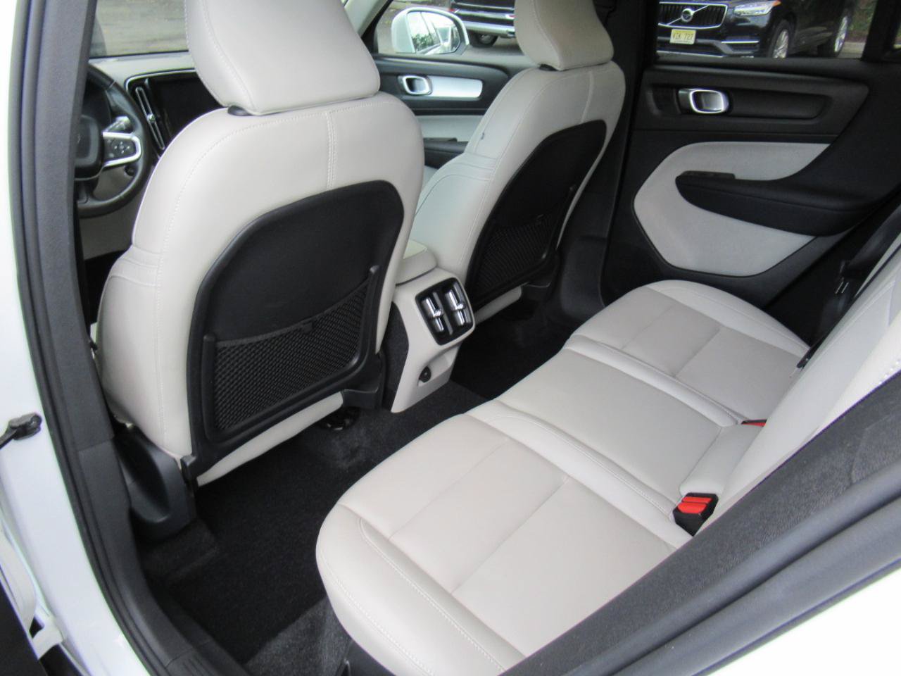 Used 2019 Volvo XC40 T5 Momentum AWD/4WD image 13