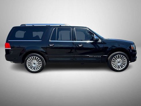 Used 2017 Lincoln Navigator L Reserve AWD/4WD image 5