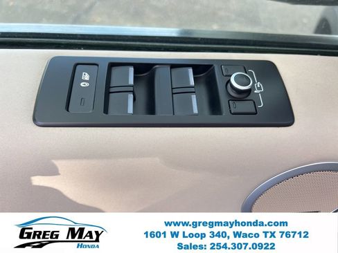 Used 2018 Land Rover Discovery SE image 26