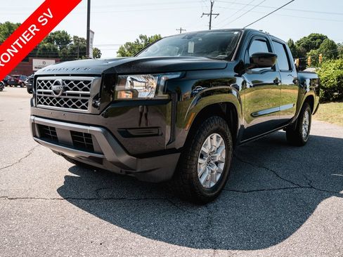 Used 2022 Nissan Frontier SV RWD image 3
