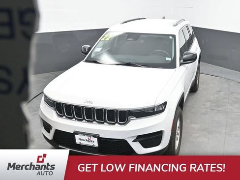 Used 2022 Jeep Grand Cherokee Laredo w/ Luxury Tech Group I AWD/4WD image 31