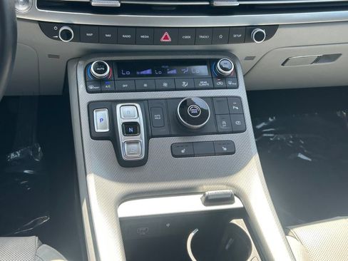 Used 2025 Hyundai Palisade SEL FWD image 19
