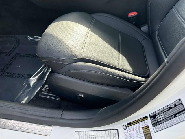 Used 2025 Mercedes-Benz C 300 4MATIC Sedan image 25