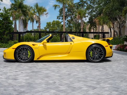 Used 2015 Porsche 918 Spyder AWD/4WD image 15