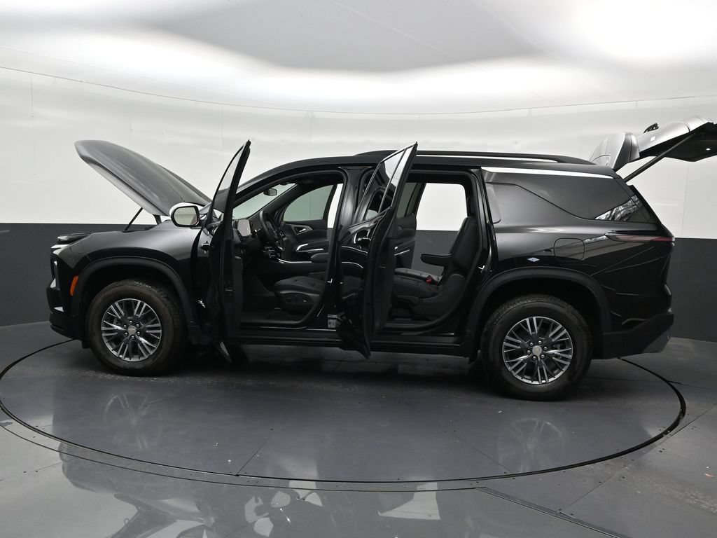 Used 2026 Chevrolet Traverse LT FWD image 34