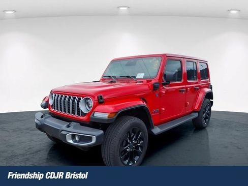 Used 2025 Jeep Wrangler Unlimited Sahara AWD/4WD image 1