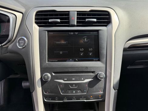 Used 2015 Ford Fusion SE w/ Equipment Group 202A image 19