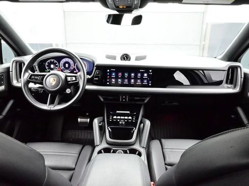 Certified 2025 Porsche Cayenne S AWD/4WD image 20