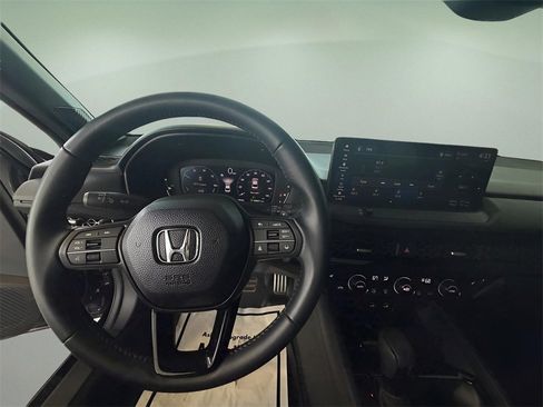 Used 2025 Honda Accord Sport image 36