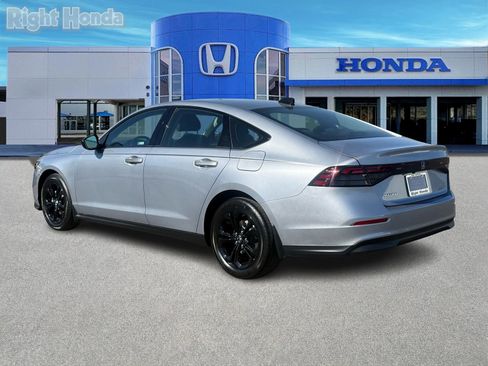 Certified 2025 Honda Accord SE image 4