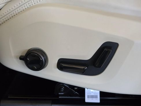 New 2026 Volvo XC60 B5 Ultra w/ Protection Package Premier AWD/4WD image 22