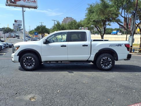 Used 2021 Nissan Titan PRO-4X w/ Pro-4x Convenience Package AWD/4WD image 9