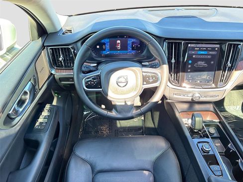 Used 2025 Volvo V60 B5 Cross Country Plus AWD/4WD image 24