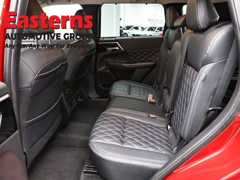 Used 2023 Mitsubishi Outlander SEL AWD/4WD image 23