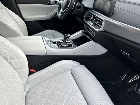 Used 2023 BMW X6 xDrive40i w/ Climate Comfort Package image 17
