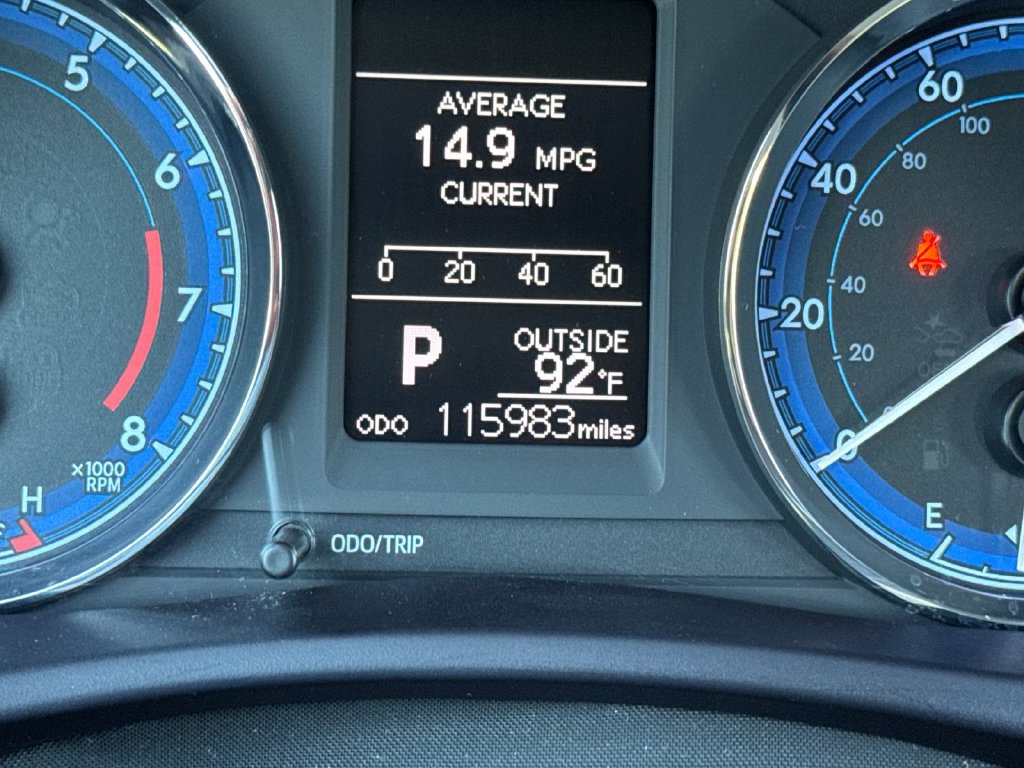 Used 2018 Toyota Corolla LE FWD image 32