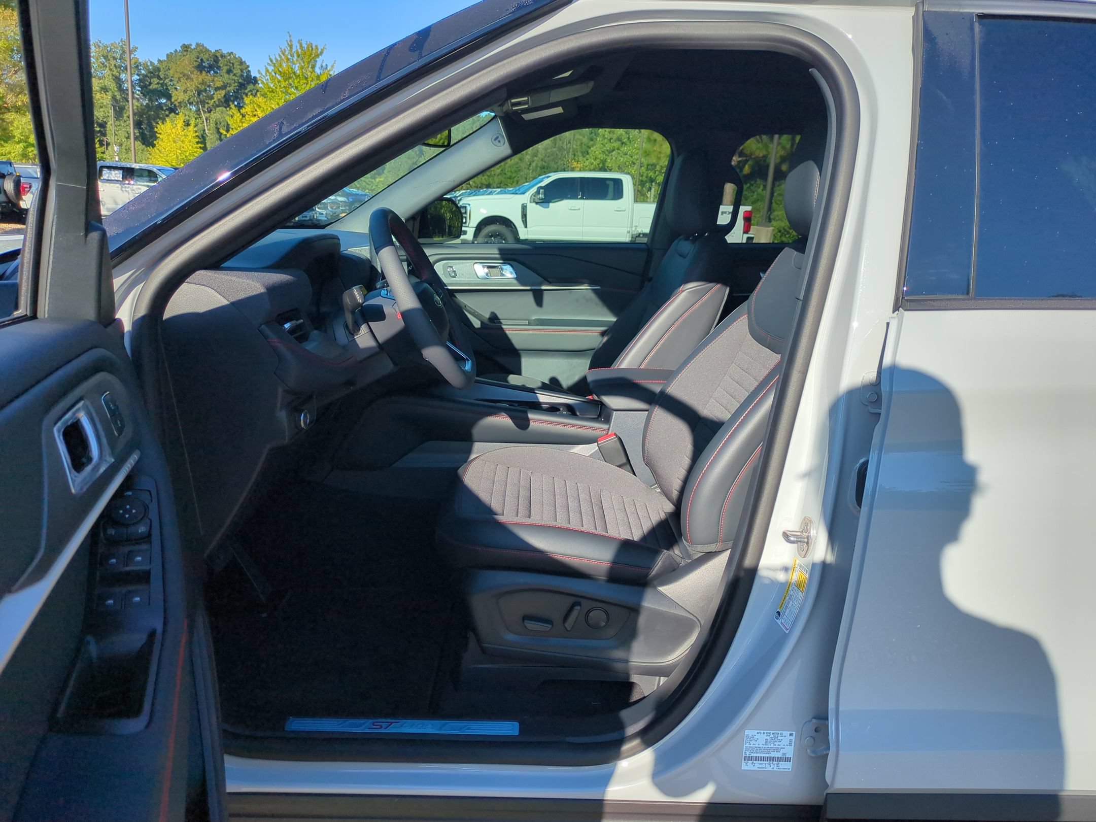 New 2027 Ford Explorer ST-Line w/ Premium Package AWD/4WD image 13