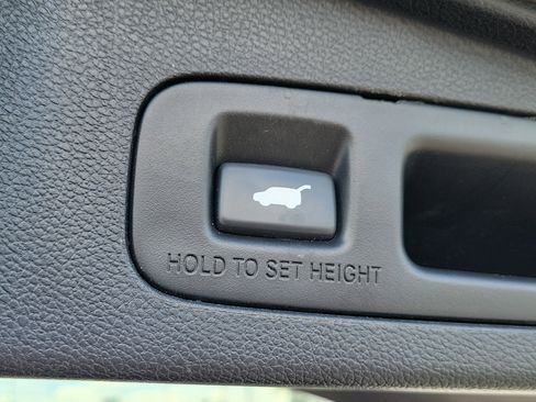 Used 2018 Honda CR-V Touring image 9