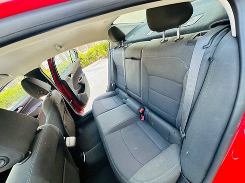Used 2017 Chevrolet Cruze LT w/ Convenience Package FWD image 19