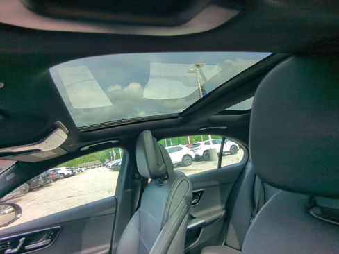 Used 2025 Mercedes-Benz C 300 Sedan image 21