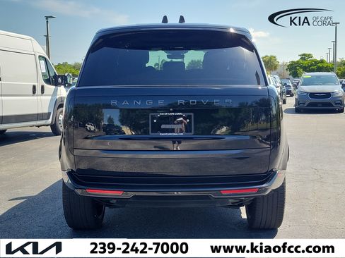Used 2025 Land Rover Range Rover SE AWD/4WD image 5
