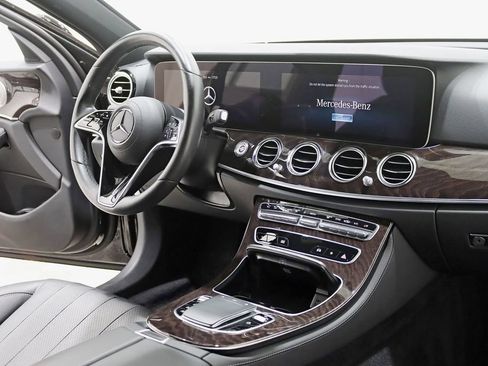 Used 2023 Mercedes-Benz E 350 4MATIC Sedan image 39