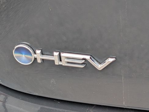 Used 2026 Toyota Camry LE FWD image 10
