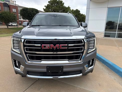Used 2022 GMC Yukon SLT w/ SLT Luxury Package AWD/4WD image 2