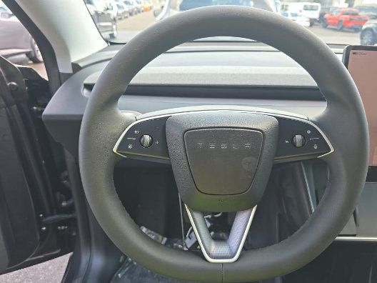 Used 2026 Tesla Model Y 2WD image 8