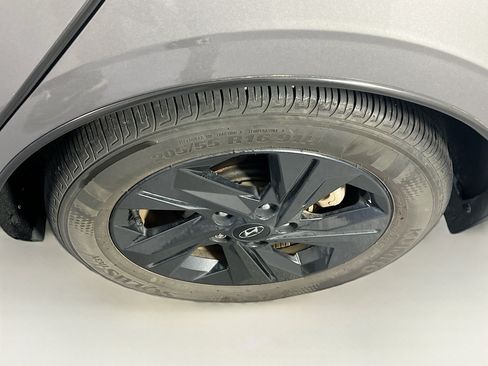 Used 2023 Hyundai Elantra SEL FWD image 28