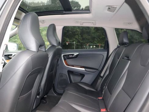 Used 2017 Volvo XC60 T5 Inscription w/ Advanced Package AWD/4WD image 32