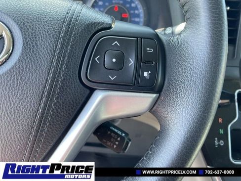 Used 2017 Toyota Sienna XLE image 23