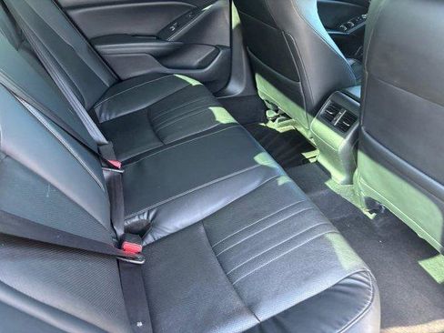 Used 2018 Honda Accord Touring image 14