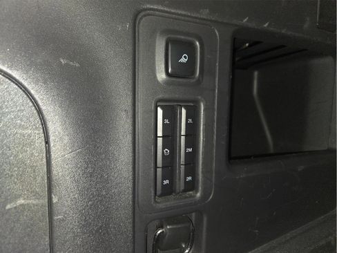 Used 2025 Ford Expedition Active image 45