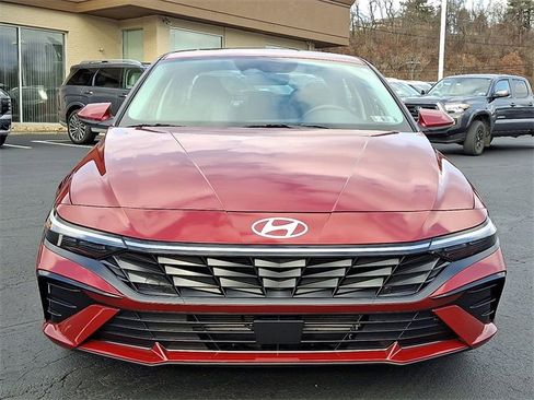 Certified 2024 Hyundai Elantra SEL w/ Convenience Package image 2