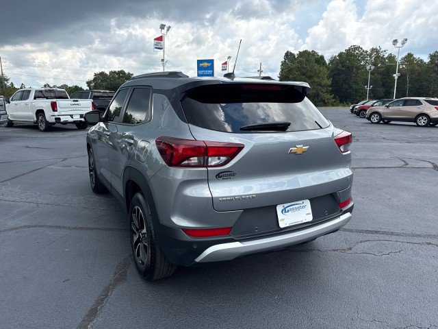 Used 2024 Chevrolet TrailBlazer LT w/ LT Cold Weather Package FWD image 5