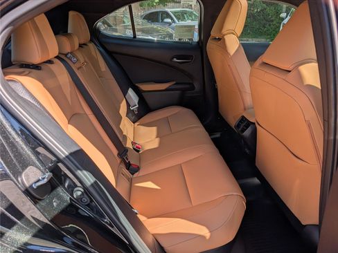 New 2026 Lexus UX 300h AWD image 8