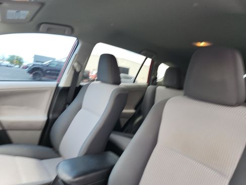 Used 2013 Toyota RAV4 LE FWD image 18