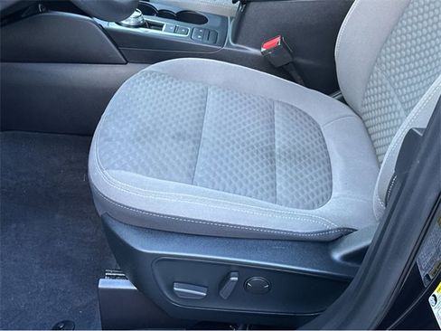 Used 2020 Ford Escape SE image 34