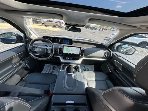 Certified 2025 Ford Expedition Max Platinum AWD/4WD image 5