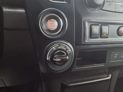 Certified 2024 Nissan Titan SV image 28