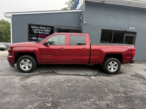 Used 2018 Chevrolet Silverado 1500 LT w/ All Star Edition AWD/4WD image 3