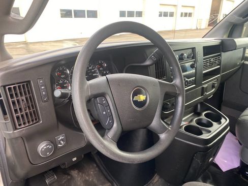 Used 2018 Chevrolet Express 2500 w/ Driver Convenience Package image 11
