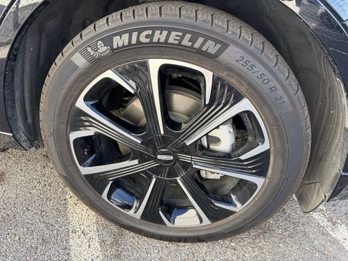 Used 2024 Lincoln Nautilus Reserve w/ Equipment Group 203A image 4