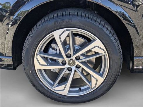 New 2025 Audi Q3 2.0T Premium image 9