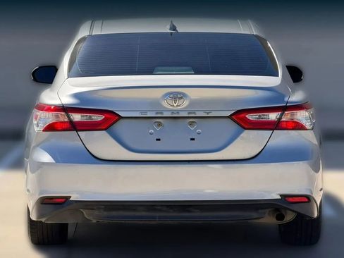 Used 2019 Toyota Camry LE image 9
