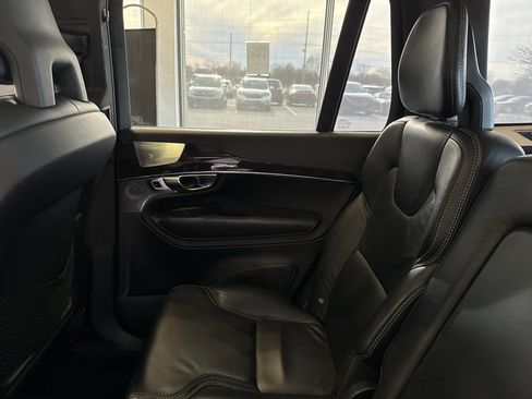Used 2018 Volvo XC90 T6 Momentum w/ Convenience Package image 29