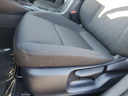 Used 2025 Toyota Corolla LE image 21