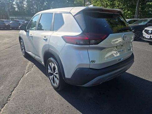 Used 2023 Nissan Rogue SV AWD/4WD image 3